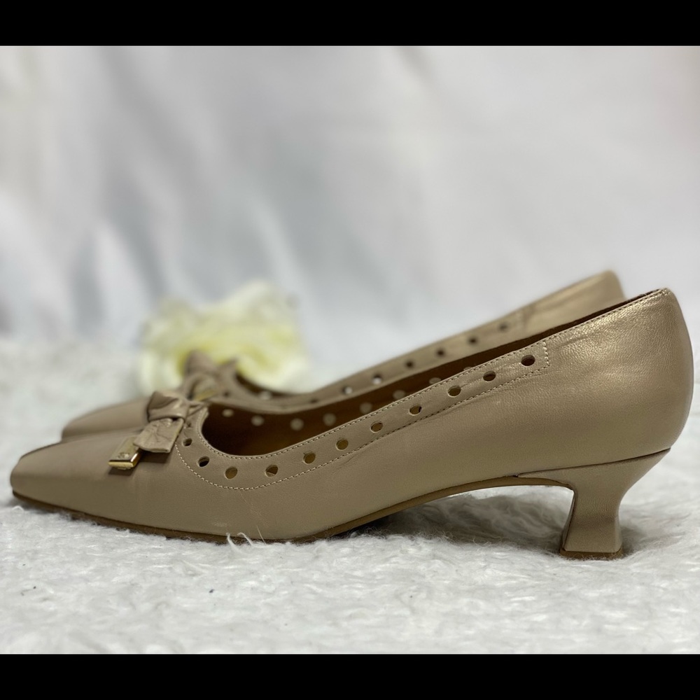 Stuart Weitzman heel pumps size 6M